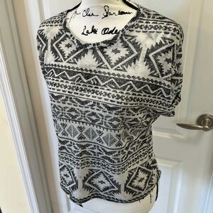 💕 4/$20 SHEER BACK TOP-BLACK LACE & WHITE TOP-SIZE MEDIUM.